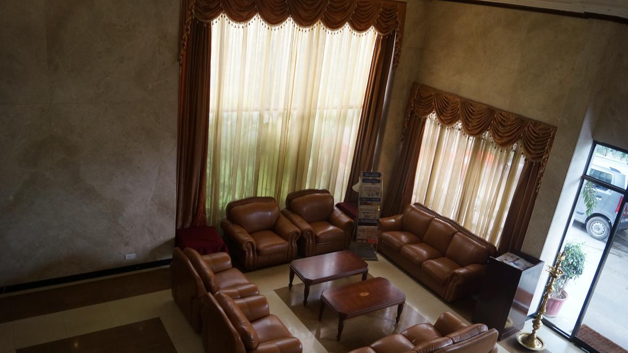 Hotel Grand Palace Chennai Zewnętrze zdjęcie
