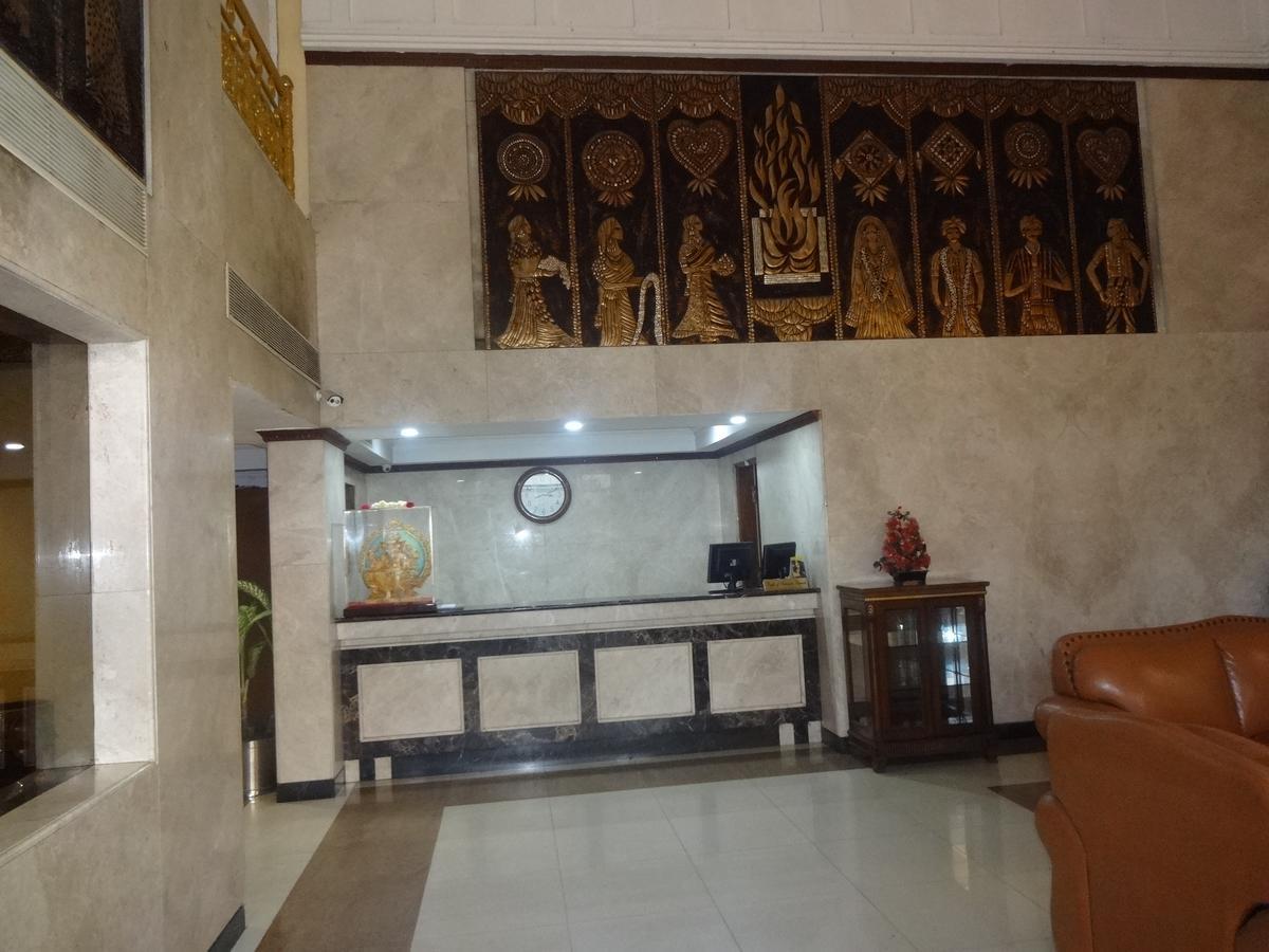 Hotel Grand Palace Chennai Zewnętrze zdjęcie